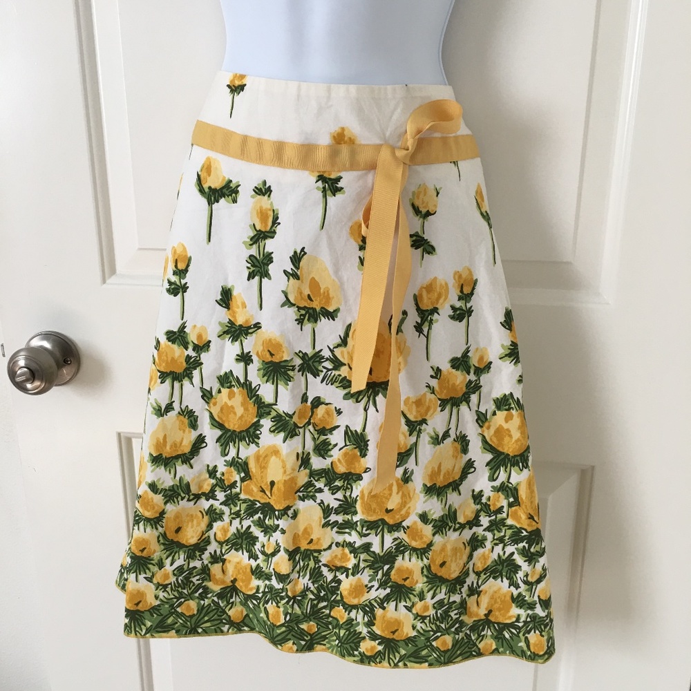 SPEECHLESS Teens/Ladies Yellow Flowers White Skirt. Size 5